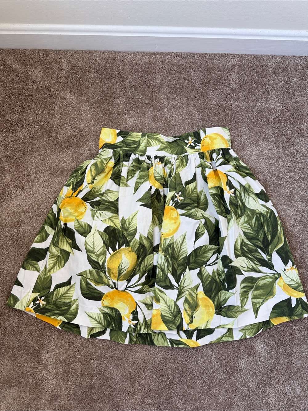 H&M White Skirt with Yellow Lemon & Green Leaf Print